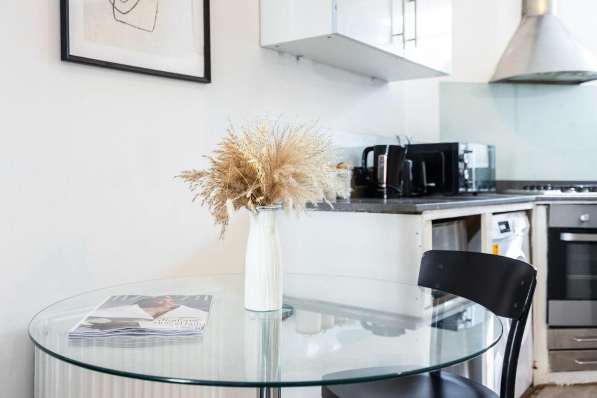 Spacious 2br Sleeps Six 4 Mins To Old Street London