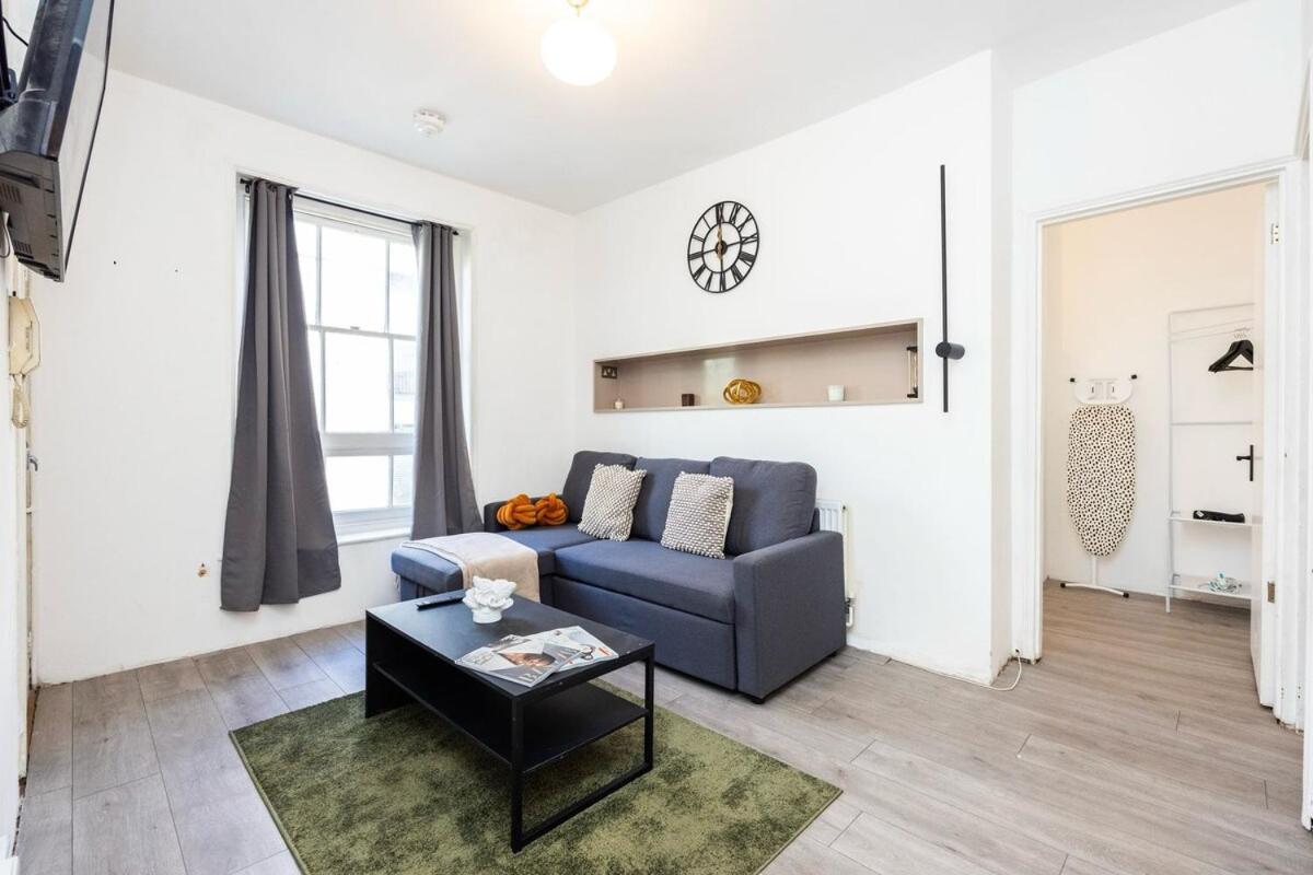 Spacious 2br Sleeps Six 4 Mins To Old Street Apartment *