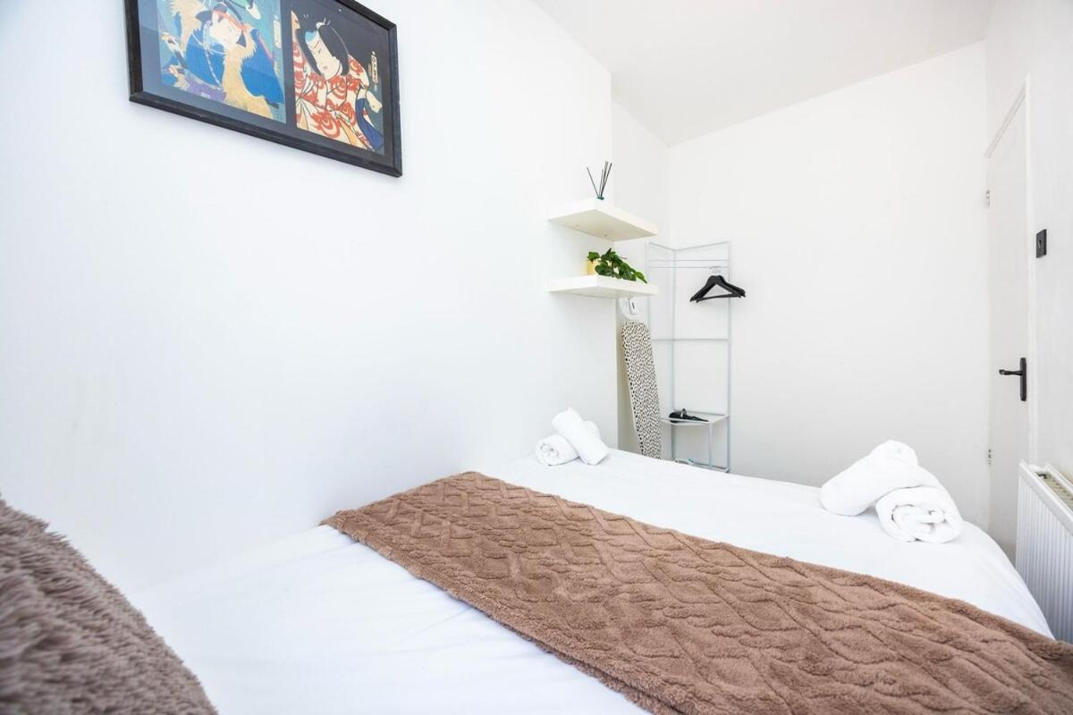 Spacious 2br Sleeps Six 4 Mins To Old Street Apartment London